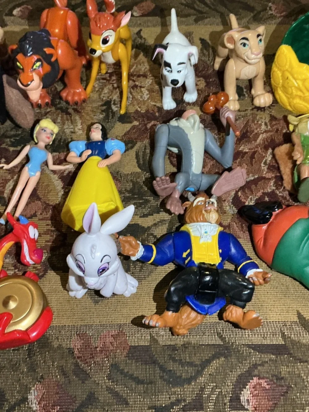 15 small Toy lot of Disney toys with lion king bambi snow white robin hood& more